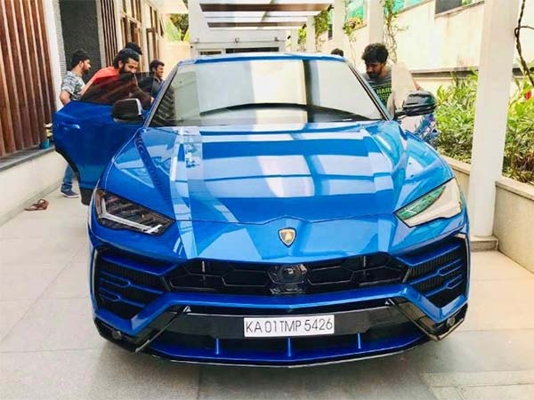முகேஷ் அம்பானி வைத்திருக்கும் இந்த விலை உயர்ந்த கார் வேறு யாரிடம் எல்லாம் இருக்கிறது தெரியுமா?