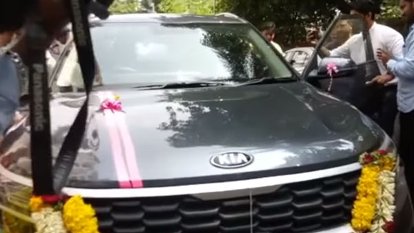 புதிய காரை திறந்து வைத்த அரசியல் கட்சி தலைவர்.. தொண்டர் ஆசையை நிறைவேற்றிய அந்த தலைவர் யார் தெரியுமா?