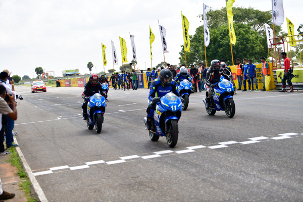 கோவையில் நடந்த சுசுகியின் ஜிக்ஸெர் என்டியூரன்ஸ் பைக் ரேஸ் போட்டி...