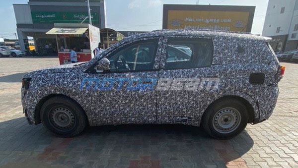 2020 மஹிந்திரா எக்ஸ்யூவி500 காரின் உட்புறம் பற்றிய தகவல்கள் முதன்முறையாக வெளிவந்தது...