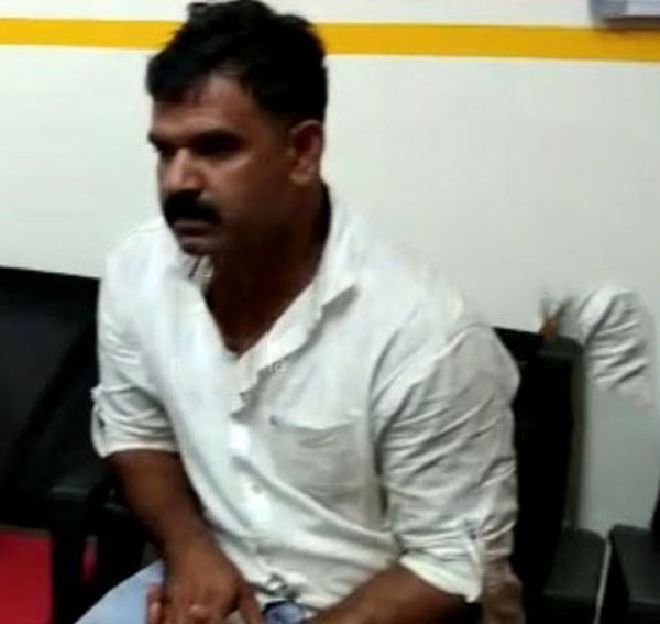 கல்லூரி மாணவிகளை கியர் மாற்ற சொல்லி குதூகலித்த பஸ் ஓட்டுனர்... பின்னர் நடந்தது இதுதான்!