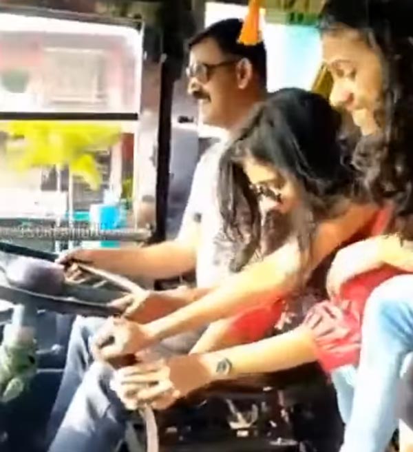 கல்லூரி மாணவிகளை கியர் மாற்ற சொல்லி குதூகலித்த பஸ் ஓட்டுனர்... பின்னர் நடந்தது இதுதான்!