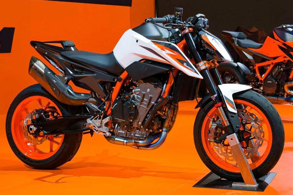 அதிசெயல்திறன்மிக்க புதிய கேடிஎம் 890 ட்யூக் ஆர் பைக் அறிமுகம்!