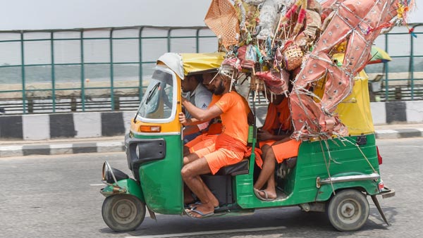 பள்ளி குழந்தைகள் உயிருடன் விளையாடிய ஆட்டோ டிரைவர்களுக்கு ஆப்பு... தமிழக போலீஸ் செய்த அதிரடி இதுதான்