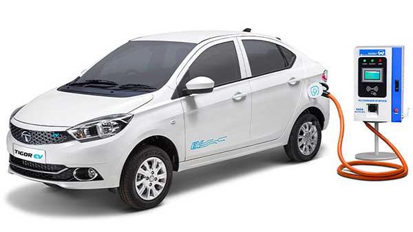 டாடா டிகோர் இவி காரின் டெலிவரி துவங்கியது... முதல் கார் எந்த நகரத்தில் டெலிவரி செய்யப்பட்டது தெரியுமா?