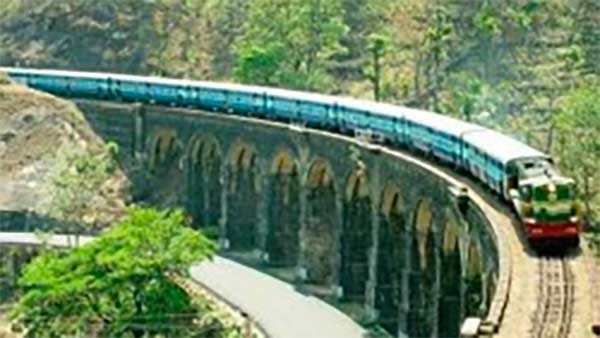 வாழ்நாளில் ஒரு முறையேனும் பயணிக்க வேண்டிய தென்காசி - கொல்லம் ரயில் பயணம்