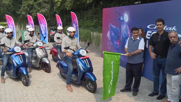 பஜாஜ் சேத்தக் எலெக்ட்ரிக் ஸ்கூட்டரில் இருக்கும் அட்டகாசமான விஷயங்கள்!