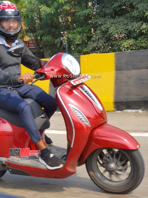 பஜாஜ் சேத்தக் எலக்ட்ரிக் ஸ்கூட்டர் மீண்டும் சோதனை ஓட்டம்...