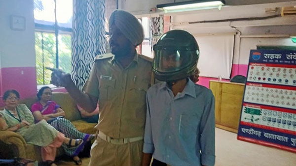 எடப்பாடியின் கையொப்பத்திற்காக நீண்ட நாளாக காத்திருக்கும் கோப்பு... இது ஒன்னு போதும் தமிழர்களை குஷிப்படுத்த..