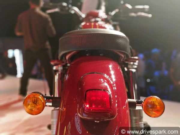 புக்கிங் செய்த 10 நாட்களில் பைக் டெலிவிரியா? - பதறிப் போய் ஜாவா அளித்த விளக்கம்!