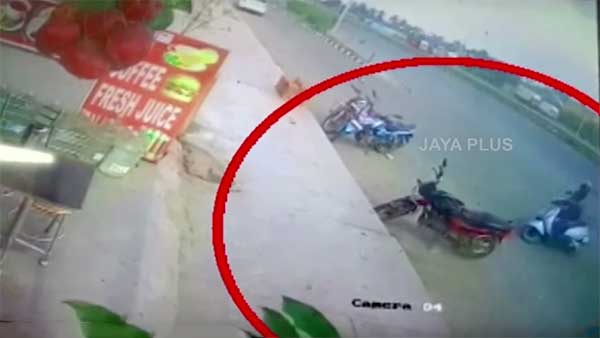 டூவீலர் மீது கார் மோதியதில் தூக்கி வீசப்பட்ட சேல்ஸ்மேன்... அந்தரத்தில் பறந்து சென்ற அதிர்ச்சி வீடியோ
