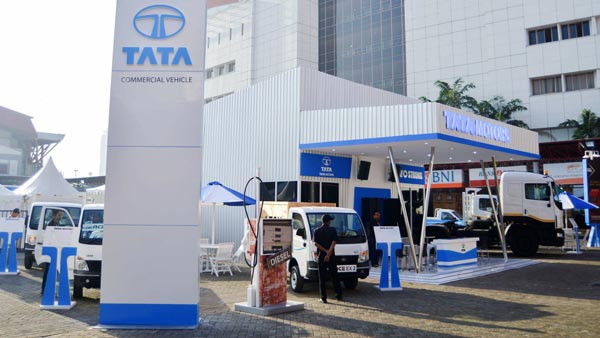 புதிதாக 100 கார் விற்பனை நிலையங்களை திறக்கும் டாடா மோட்டார்ஸ்