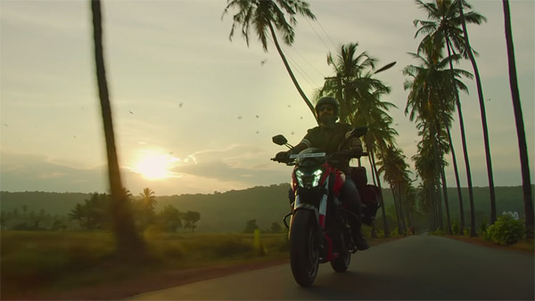 250சிசி டோமினார் பைக்கை களமிறக்குகிறது பஜாஜ் ஆட்டோ!