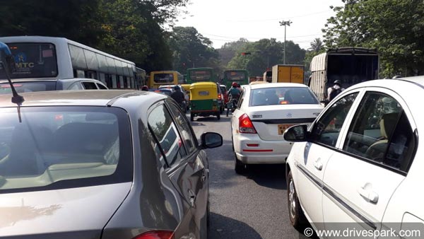 டிரைவிங் ஸ்கூல்ல இந்த விஷயங்களை எல்லாம் உங்களுக்கு சொல்லி தரவே மாட்டாங்க... என்னனு தெரியுமா?
