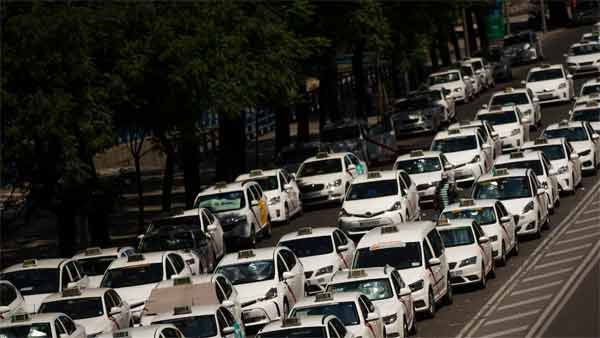 3.40 லட்ச ரூபாயை மொத்தமாக சுருட்ட முயன்ற யூஸ்டு கார் டீலருக்கு தக்க பாடம் புகட்டிய மதுரை பெண்...