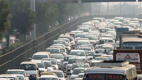 243 மணி நேரம் வேஸ்ட் ஆகுது!! உலகிலேயே டிராபிக் ஜாம் அதிகமாக இருப்பது நம்ம ஊரில்தான்... எது தெரியுமா?