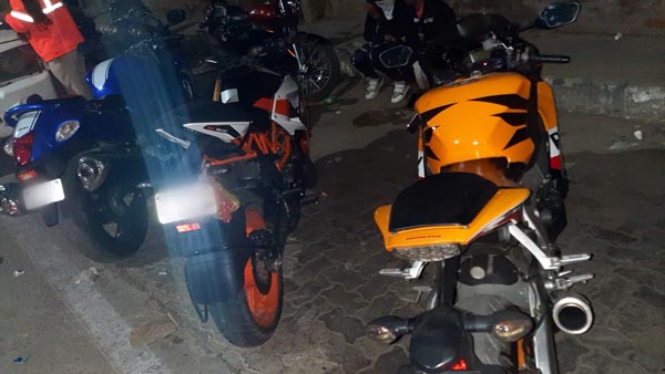பல லட்சம் மதிப்புள்ள பைக்குகளை தேடிபிடித்து கைப்பற்றிய போலீஸார்... அட இதுதாதன் காரணமா...?