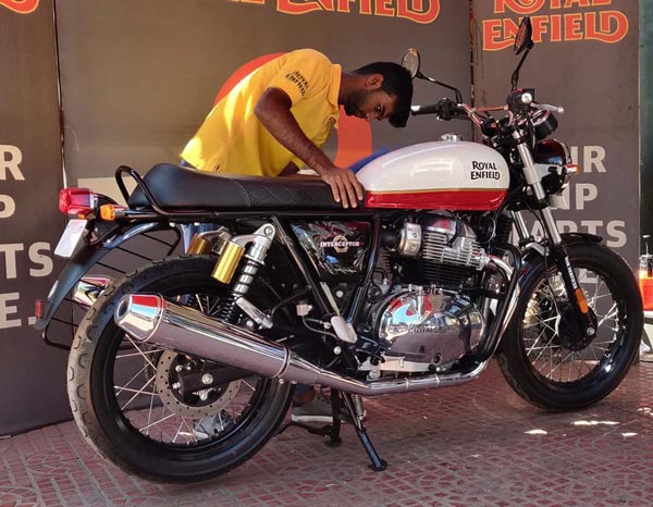 ராயல் எண்ட்பீல்டு 650 ட்வின்ஸ் பிஎஸ்6 பைக்குகளின் டெலிவிரிகள் ஆரம்பமானது..!