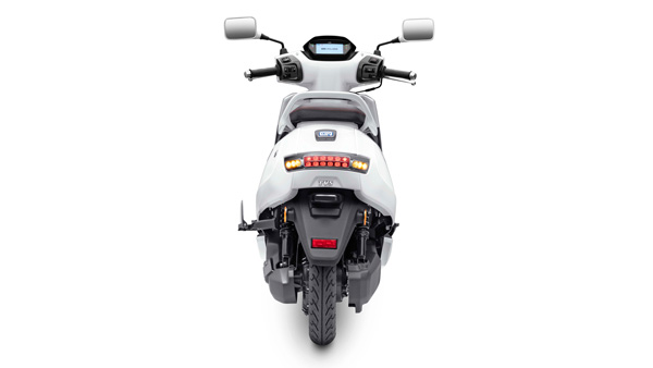 டிவிஎஸ் ஐ-க்யூப் எலெக்ட்ரிக் ஸ்கூட்டர் விற்பனைக்கு அறிமுகம்... பஜாஜ் சேத்தக்கிற்கு கடும் போட்டி!