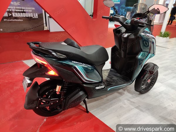 ஆட்டோ எக்ஸ்போவில் அசத்தும் ஹீரோவின் மூன்று சக்கர எலெக்ட்ரிக் ஸ்கூட்டர்!