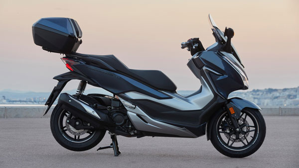 ஹோண்டா ஃபோர்ஷா 300 மேக்ஸி ஸ்கூட்டர் டெலிவரி ஆரம்பம்.. இந்தியாவின் முதல் அதிக விலையுடைய ஸ்கூட்டர் இதுதான்..