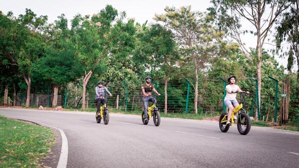 ஊட்டி குளிரில் ஜாலி ரைடு செல்ல விரும்புபவரா நீங்கள்..? அப்போ இது உங்களுக்கான பதிவுதான்...