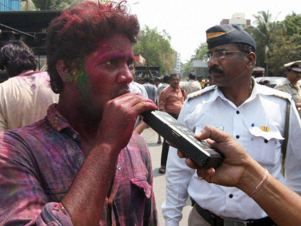 குடிபோதையில் வண்டி ஓட்டினாலும், போலீஸிடம் இருந்து தப்பிக்க செம ஐடியா... சொன்னது ஐபிஎஸ் அதிகாரி!!