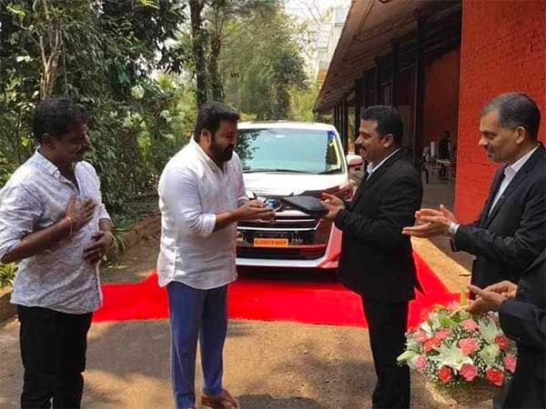 கேரளாவில் முதல் ஆள்... மோகன்லால் வாங்கிய பிரம்மாண்ட சொகுசு கார்... விலை எவ்வளவு தெரியுமா?