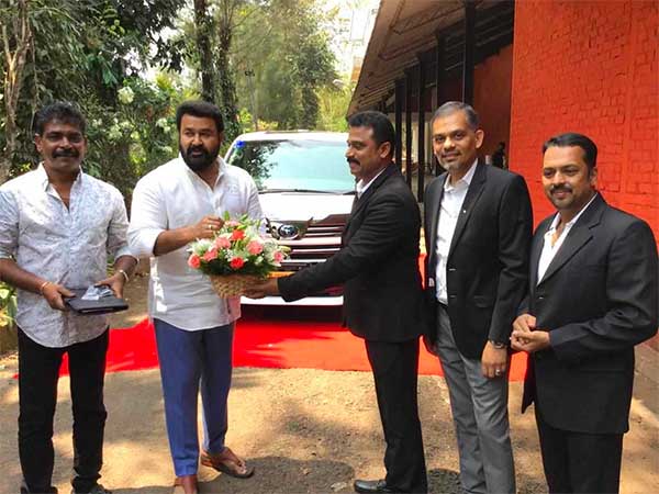 கேரளாவில் முதல் ஆள்... மோகன்லால் வாங்கிய பிரம்மாண்ட சொகுசு கார்... விலை எவ்வளவு தெரியுமா?