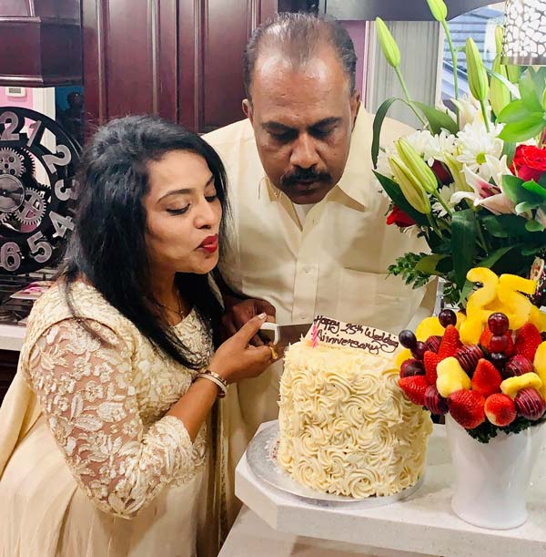 சூப்பர்... 7 கோடி ரூபாய் காரை மனைவிக்கு பரிசளித்த கணவர்... எதற்காக என தெரிஞ்சா பொறாமைப்படுவீங்க...