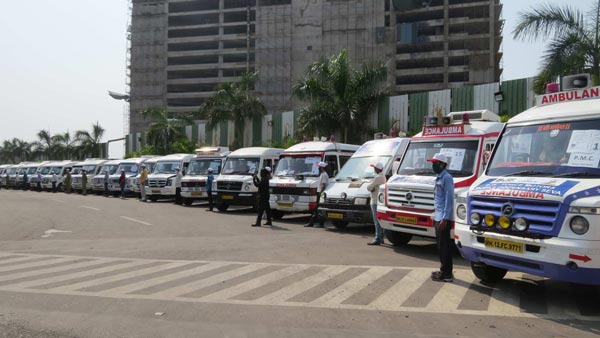 வீட்டிற்கே சென்று மக்களை பரிசோதிக்கும் பிரபல கார் தயாரிப்பு நிறுவனம்...