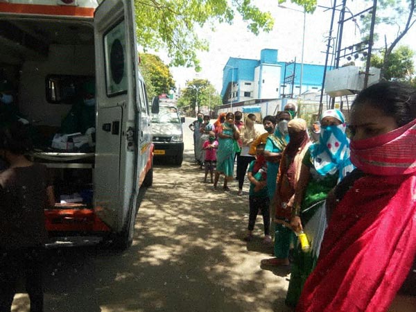 வீட்டிற்கே சென்று மக்களை பரிசோதிக்கும் பிரபல கார் தயாரிப்பு நிறுவனம்...