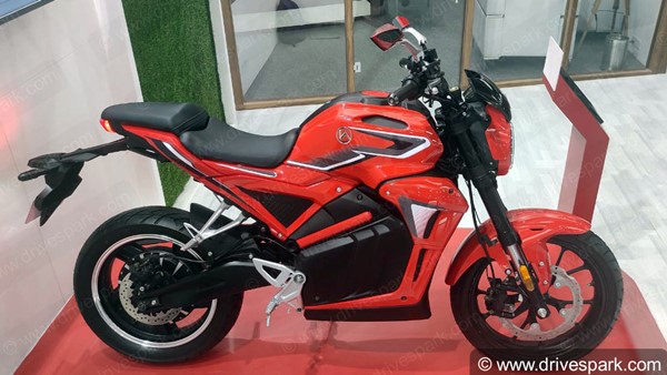 கொரோனா உக்கிரம்: கெத்தான ஹீரோவின் எலெக்ட்ரிக் பைக் எப்போது வரும்?