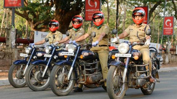 ராயல் என்பீல்டு புல்லட் பைக்கில் கிளம்பிய பெண் சிங்கங்கள்.. எதற்காக தெரிஞ்சா ஆச்சரியப்படுவீங்க!