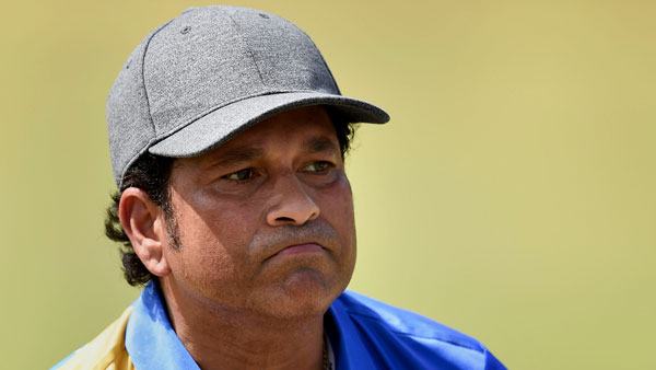ஷாருக்கானுக்கு ஆம்னி... சச்சின் டெண்டுல்கரின் முதல் கார் எதுன்னு தெரியுமா? சொன்னா நம்ப மாட்டீங்க...