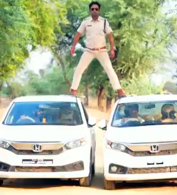 சிங்கம் பட பாணியில் ஸ்டண்ட்! அடவாடி சாகசம் செய்த போலீசுக்கு ஆப்பு வைத்த காவல்துறை... என்னனு தெரியுமா?