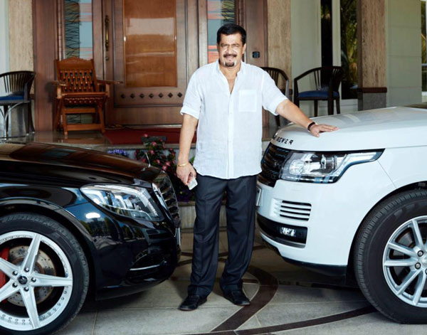 இது நிச்சயம் உங்களுக்கு பிரம்மிப்பை ஏற்படுத்தலாம்... இருட்டுலக தலைவனிடம் இத்தனை ஆடம்பர கார்களா?