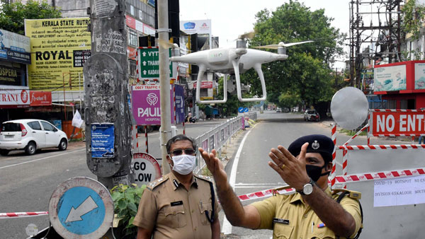 இருக்கும் இடத்தை தேடி வந்து உதவும் ட்ரோன்... நிவாரண பொருட்களை விநியோகிக்க புதுமையான முயற்சி!