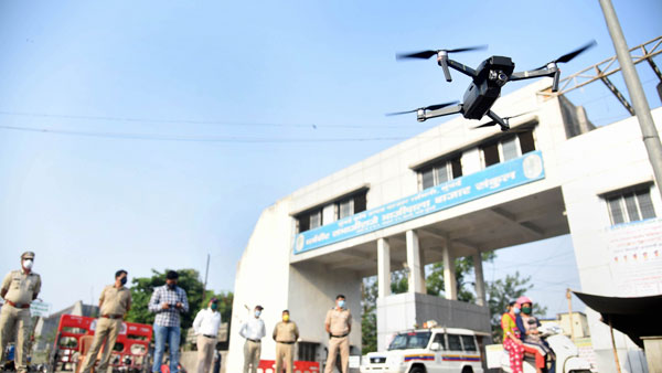 இருக்கும் இடத்தை தேடி வந்து உதவும் ட்ரோன்... நிவாரண பொருட்களை விநியோகிக்க புதுமையான முயற்சி!