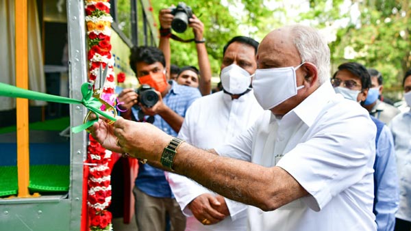 இந்த பேருந்தின் கண்களில் இருந்து ஒரு கொரோனா நோயாளியும் தப்பிக்க முடியாது... அதிரடி காட்டும் எடியூரப்பா!