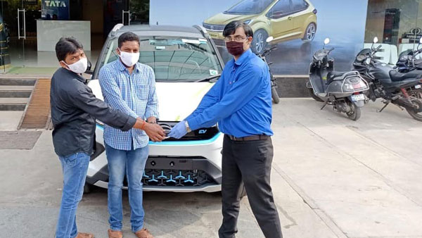 இந்தியாவின் மலிவான எலக்ட்ரிக் கார்... டாடா நெக்ஸான் இவி மாடலின் டெலிவிரிகள் ஆரம்பம்...