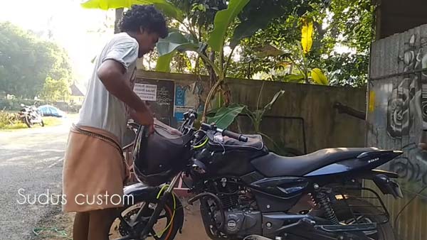 பஜாஜ் பல்சர் 220 எஃப் மாடலாக மாறிய பல்சர் 150... இதை மாற்றுவது இவ்ளோ சுலபமா? வீடியோ!
