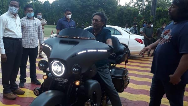 குழந்தையாக மாறிய இந்தியாவின் தலைமை நீதிபதி! வியப்பில் ஆழ்ந்த நீதித்துறை! அந்த பைக்கின் விலை எவ்ளோ தெரியுமா?