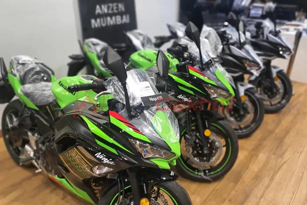 டீலர்ஷிப் ஷோரூம்களில் கவாஸாகி நிஞ்சா 650 பிஎஸ்6 பைக்.. முன்பதிவு தொகை மட்டும் எவ்வளவு தெரியுமா..?