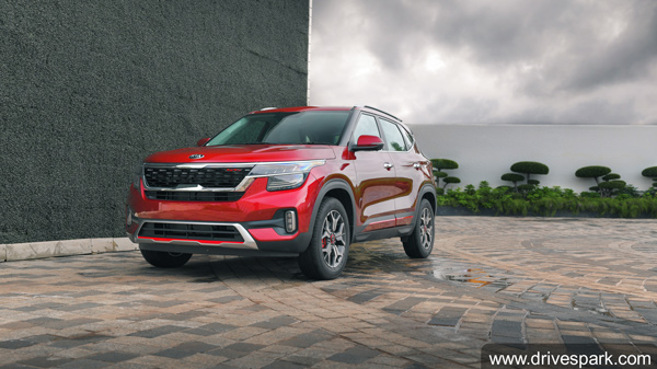 கியா செல்டோஸ் காரின் விலை குறைவான வேரியண்ட்டுகளில் கூடுதல் வசதிகள் அறிமுகம்!