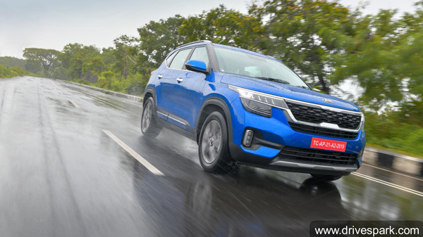 கியா செல்டோஸ் காரின் விலை குறைவான வேரியண்ட்டுகளில் கூடுதல் வசதிகள் அறிமுகம்!