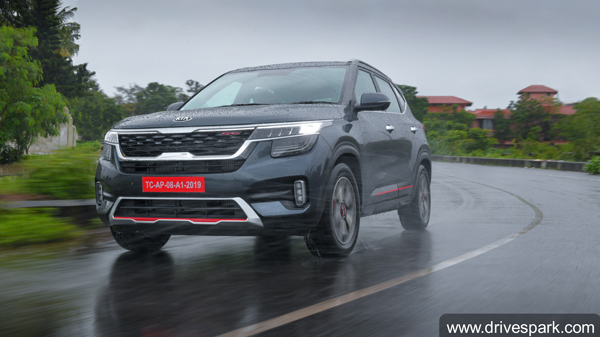 கியா செல்டோஸ் காரின் விலை குறைவான வேரியண்ட்டுகளில் கூடுதல் வசதிகள் அறிமுகம்!