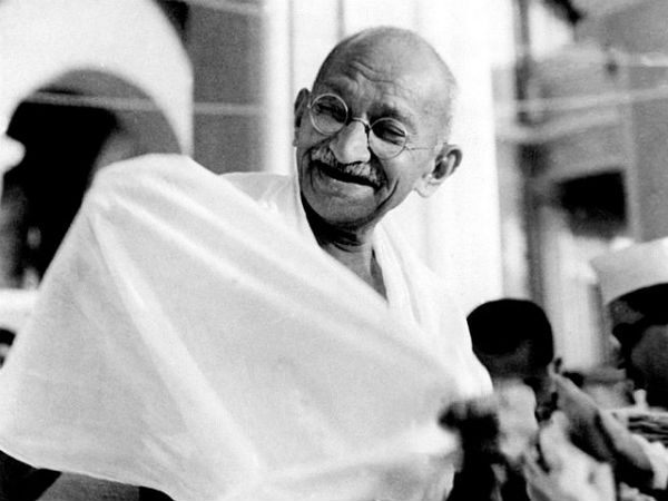வரலாற்றில் மறக்க முடியாத காந்தியின் கார் பயணமும், கோட்சேயின் கார் பயணமும்...!!