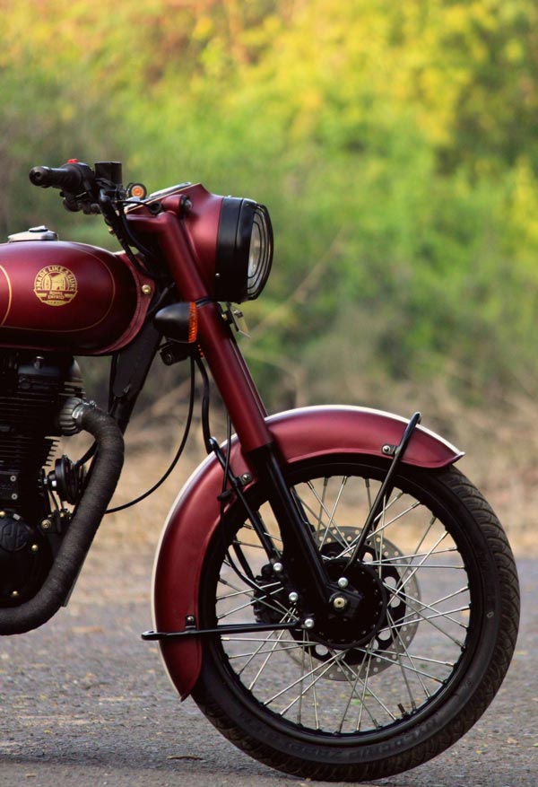இதுவரை யாரும் பார்த்திராத தோற்றத்திற்கு உருமாறிய ராயல் என்பீல்டு கிளாசிக் 350... வாவ் இட்ஸ் அமேசிங்!
