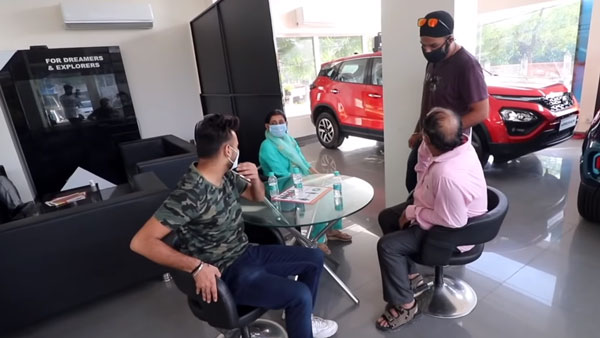 லாக்டவுண் தடையை தாண்டி தந்தையை ஆச்சரியப்படுத்திய இளைஞர்... என்ன செய்தார் தெரியுமா?